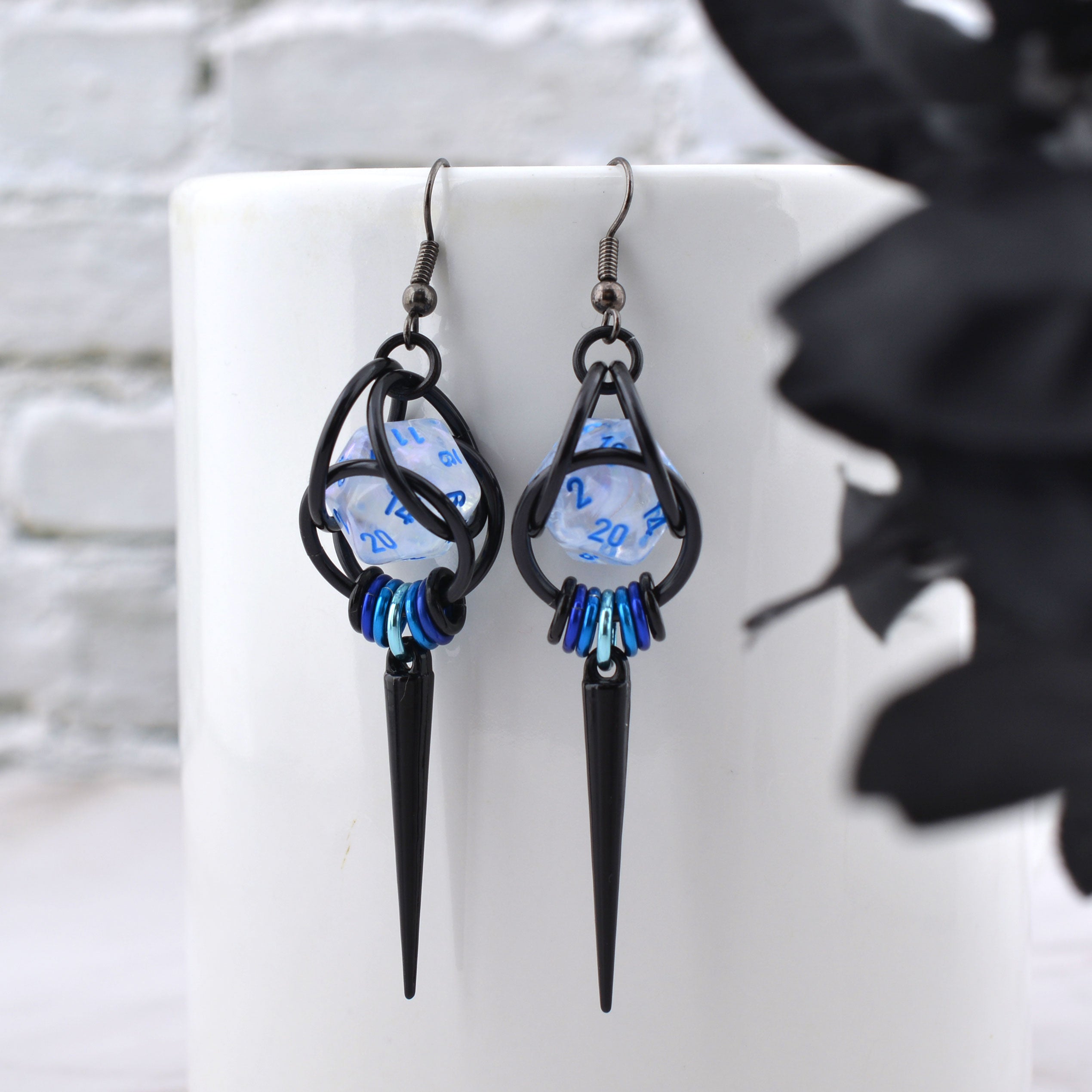 ベルト Vring stain steal earrings ScarletRedTitaniumStudEarrings