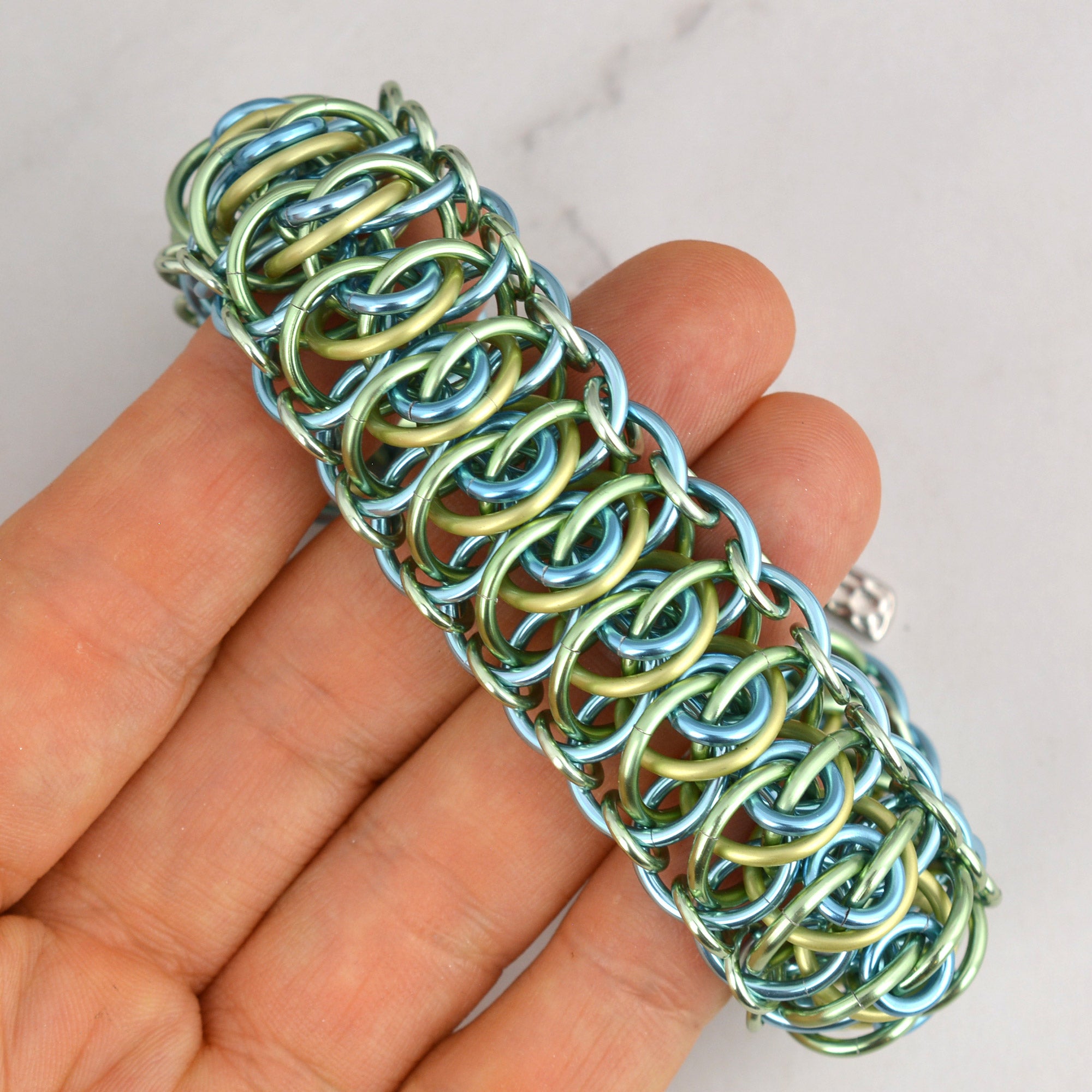 SALE: Edged Viperscale Bracelet - Medium (7.25")