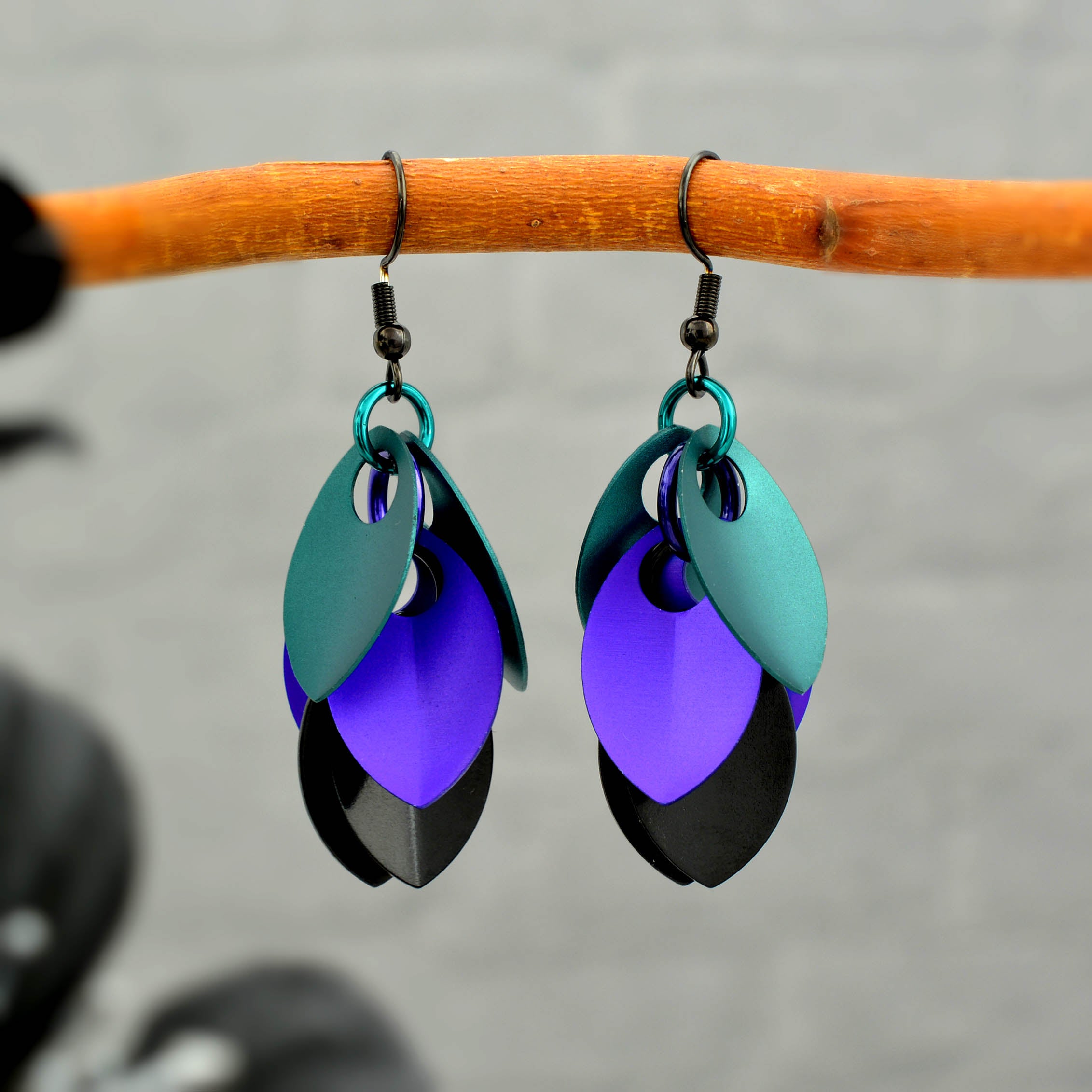 Cascading Leaves Short Earrings - Dark Mermaid