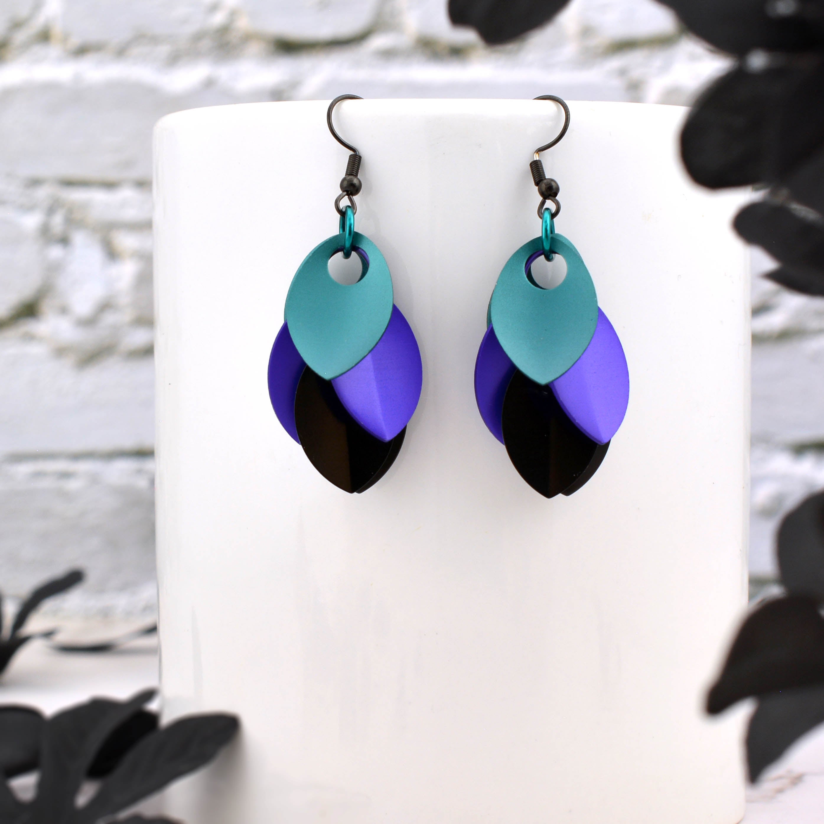 Cascading Leaves Short Earrings - Dark Mermaid